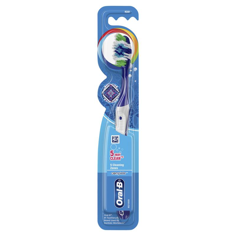Load image into Gallery viewer, Oral B Toothbrush Advantage Complete 5 Way Clean Medium
