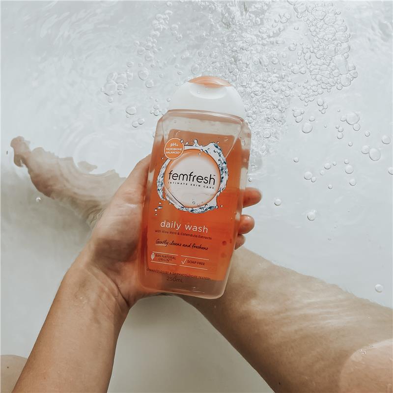 Load image into Gallery viewer, Femfresh Daily Wash 250ml
