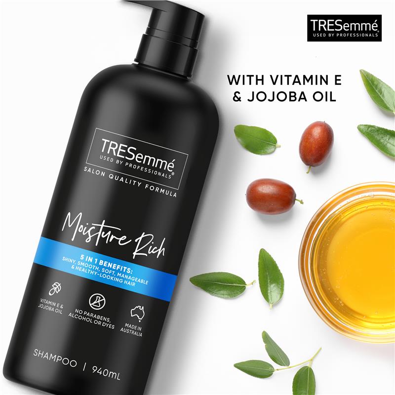 Load image into Gallery viewer, Tresemme Conditioner Moisture Rich 940ml
