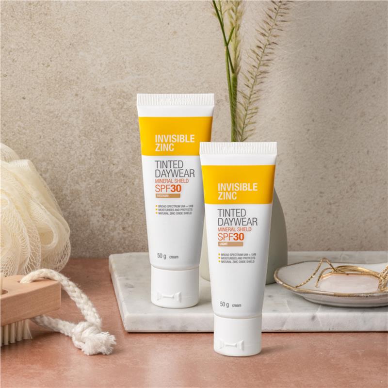 Load image into Gallery viewer, Invisible Zinc Tinted Daywear Light SPF 30+ 50g
