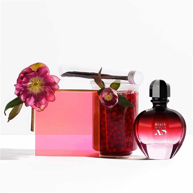 Load image into Gallery viewer, Rabanne Black XS for Her Eau de Parfum 30ml
