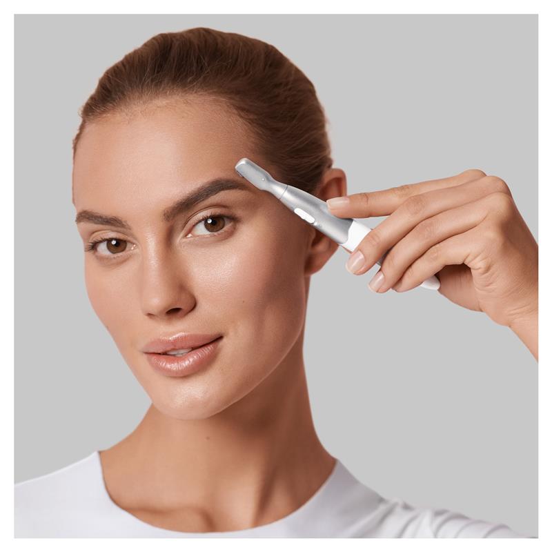 Load image into Gallery viewer, Braun Mini Precision Trimmer FG1106 Eyebrow Trimmer
