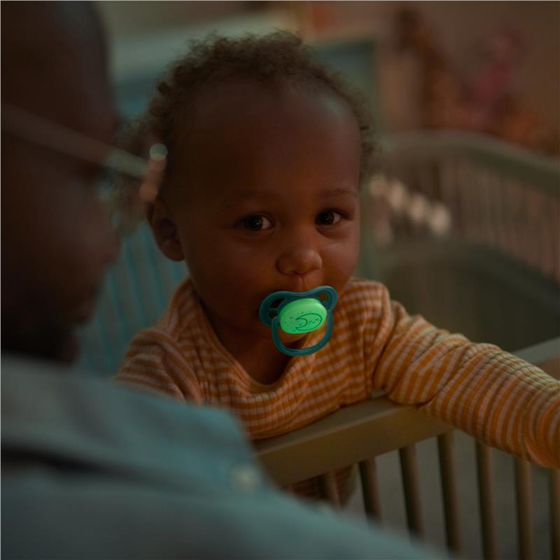 Load image into Gallery viewer, Avent Ultra Air Night Soother 6-18 Months 2 Pack
