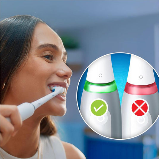 Oral B Power Toothbrush iO 3 Series Clean & Whiten