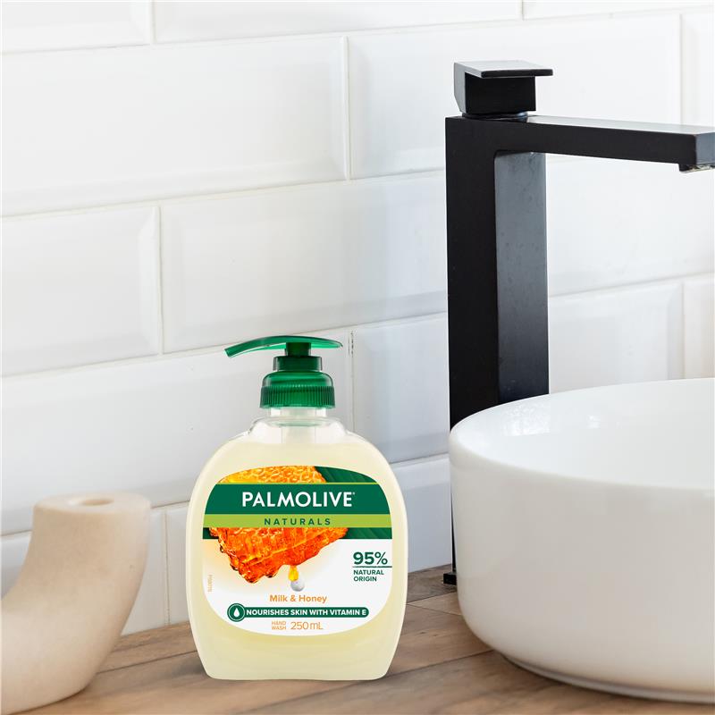 Load image into Gallery viewer, Palmolive Naturals Softwash Hand Wash Milk &amp; Honey 250ml

