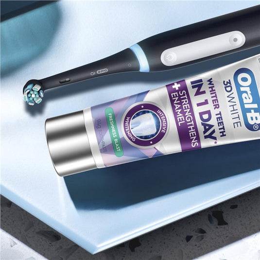 Oral B Toothpaste 3D White Intensive Whitening Freshness Blast 94g