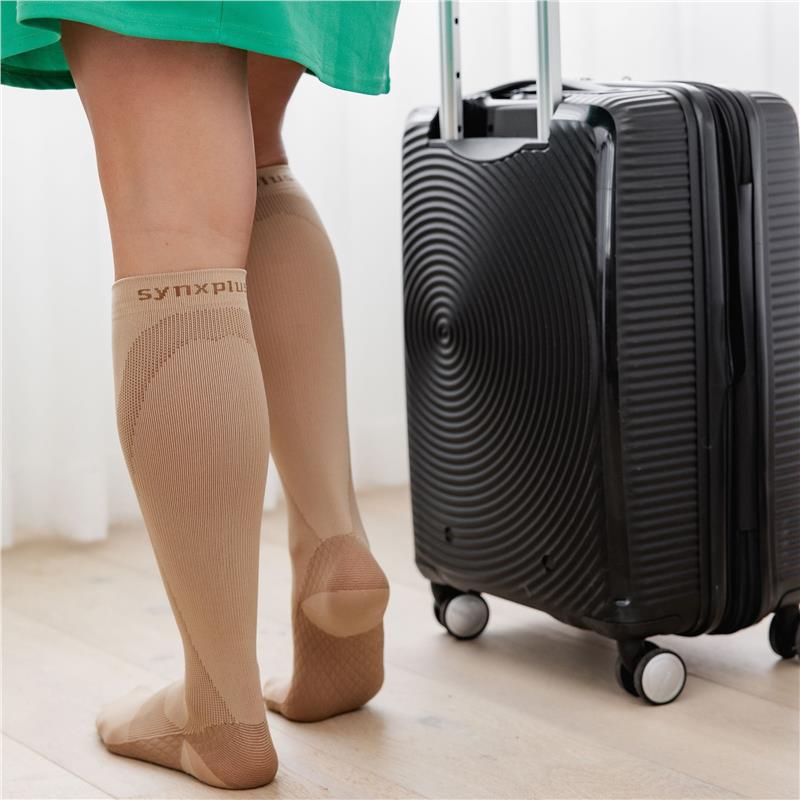 Load image into Gallery viewer, Synxplus Flight &amp; Recovery Socks Beige Small
