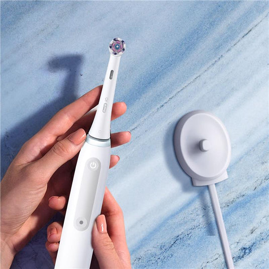 Oral B Power Toothbrush iO 3 Series Clean & Whiten