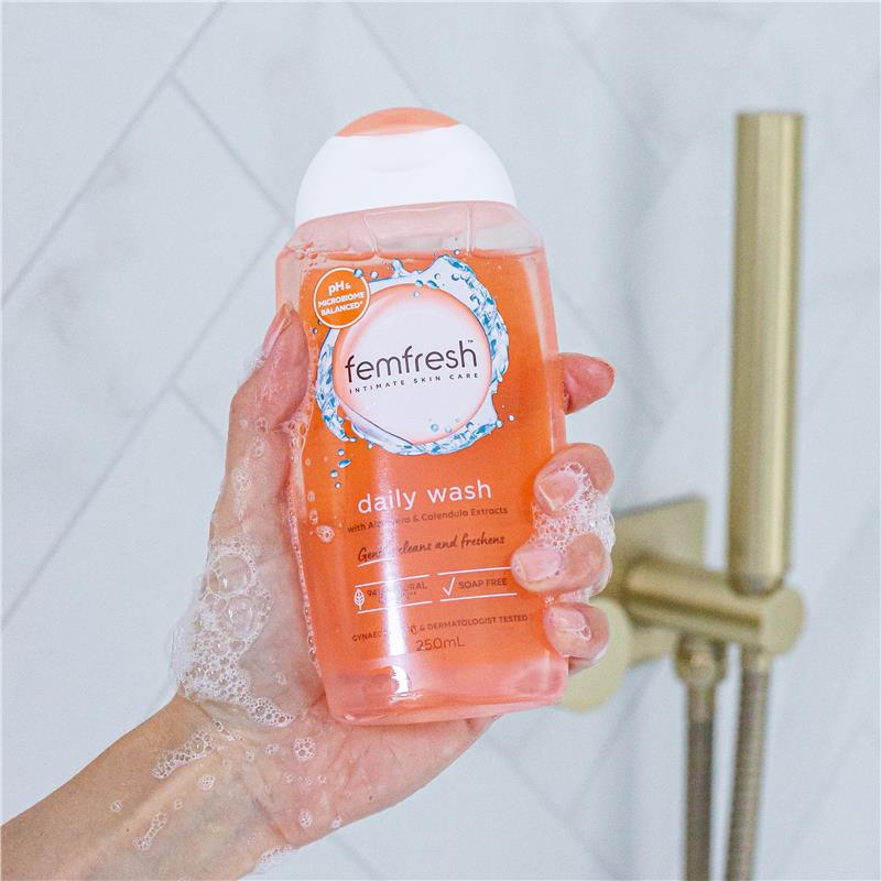 Load image into Gallery viewer, Femfresh Daily Wash 250ml
