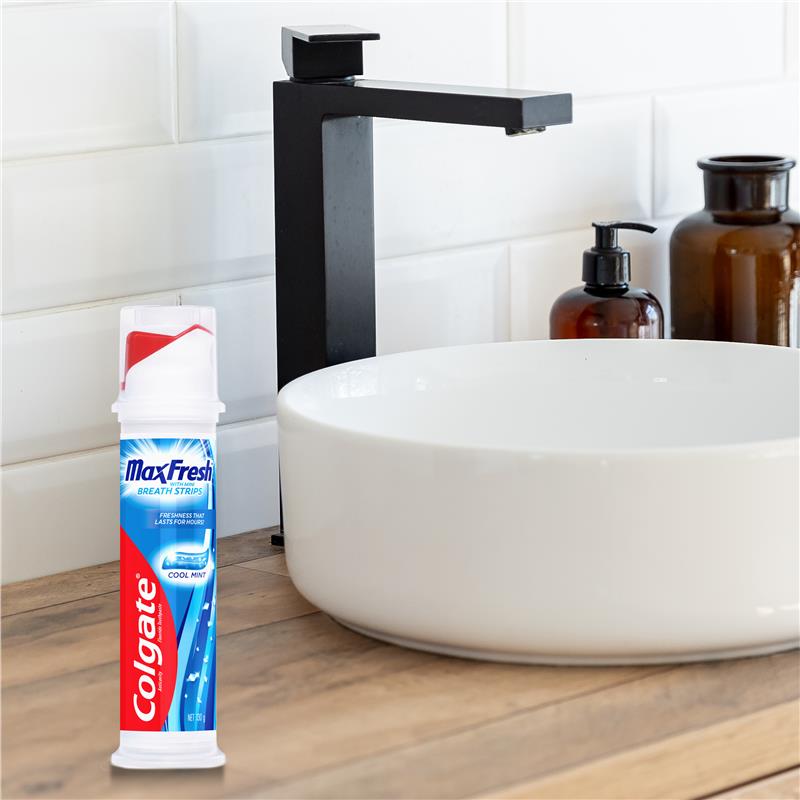 Load image into Gallery viewer, Colgate Toothpaste Max Fresh Coolmint Pump 130g
