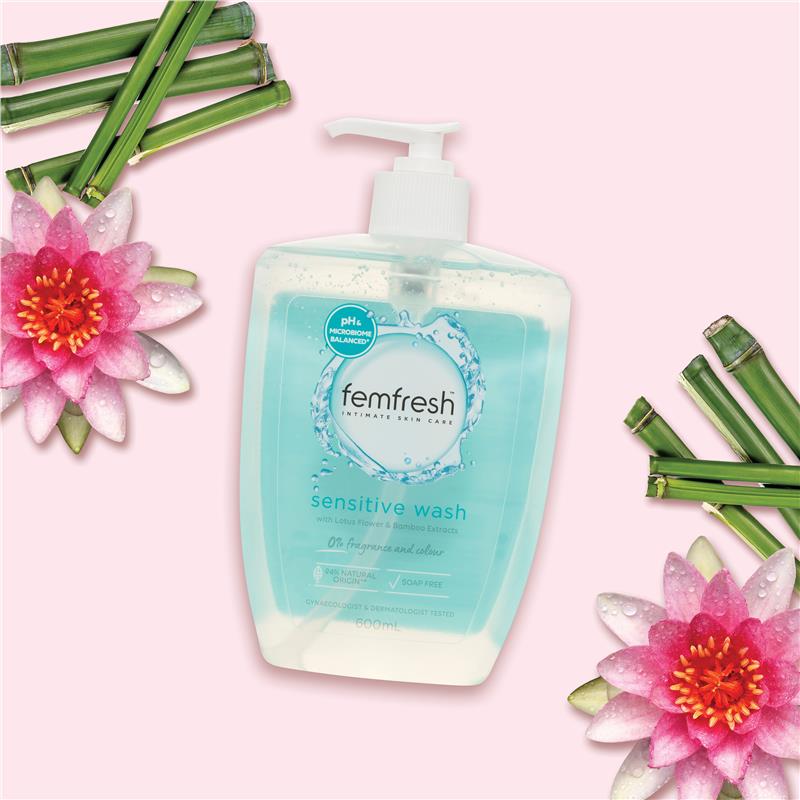 Load image into Gallery viewer, Femfresh Sensitive Wash 600ml
