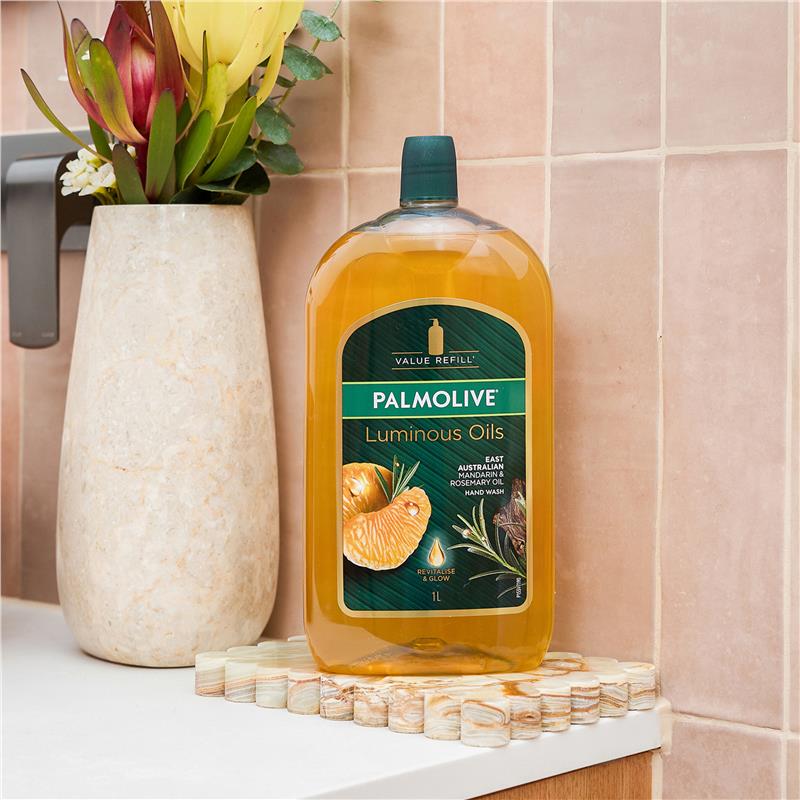 Load image into Gallery viewer, Palmolive Luminous Oils Hand Wash Refill Mandarin &amp; Rosemary Oil 1L
