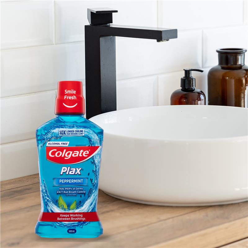 Load image into Gallery viewer, Colgate Plax Alcohol free Antibacterial Mouthwash Peppermint 500mL
