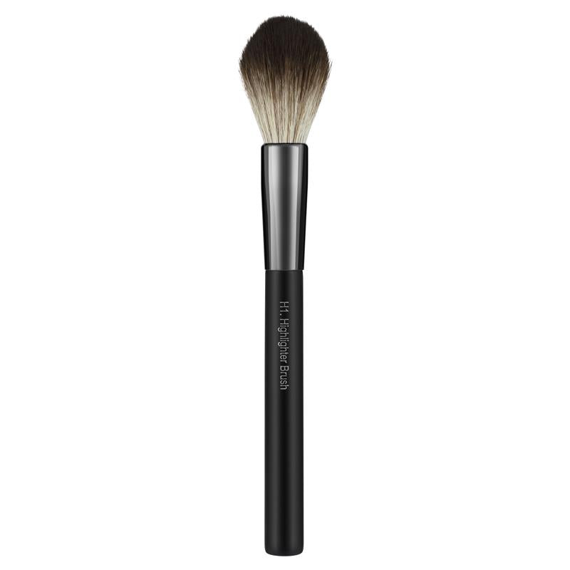 Load image into Gallery viewer, Glam By Manicare Pro Highlighter Brush
