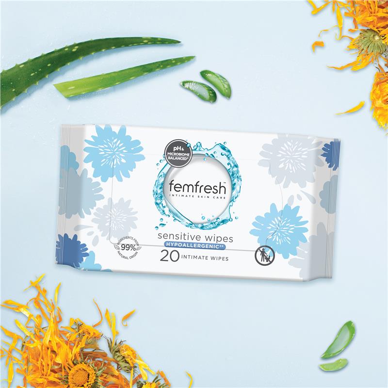 Load image into Gallery viewer, Femfresh Sensitive Wipes 20 Pack
