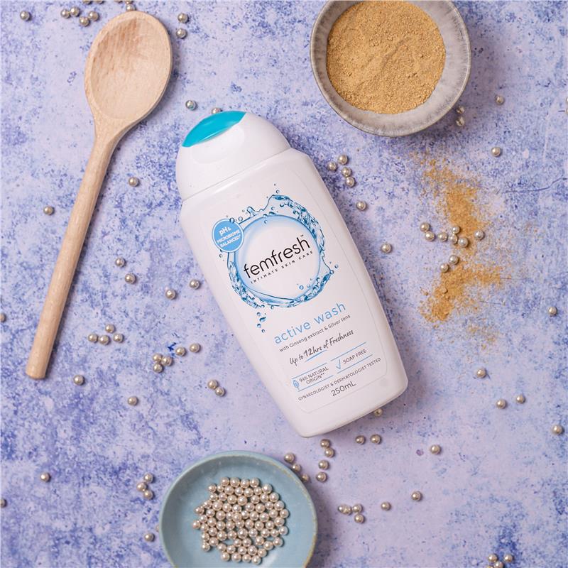 Load image into Gallery viewer, Femfresh Deodorising Wash 250ml
