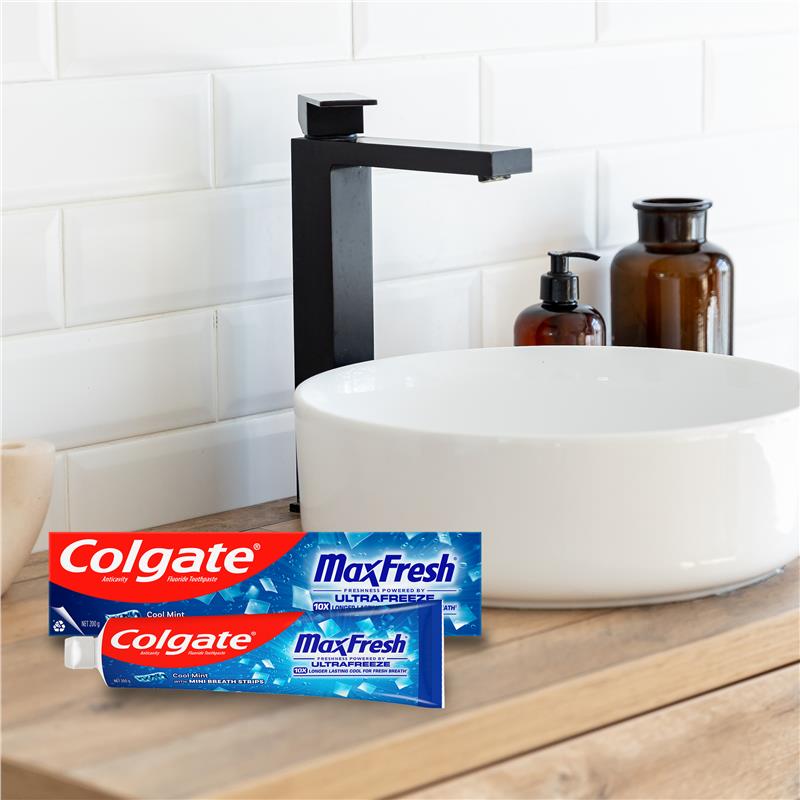 Load image into Gallery viewer, Colgate Toothpaste Max Fresh 200g

