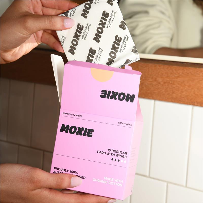 Load image into Gallery viewer, Moxie Organics Regular Daytime Pads 10 Pack

