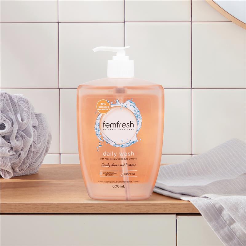 Load image into Gallery viewer, Femfresh Daily Wash 600ml
