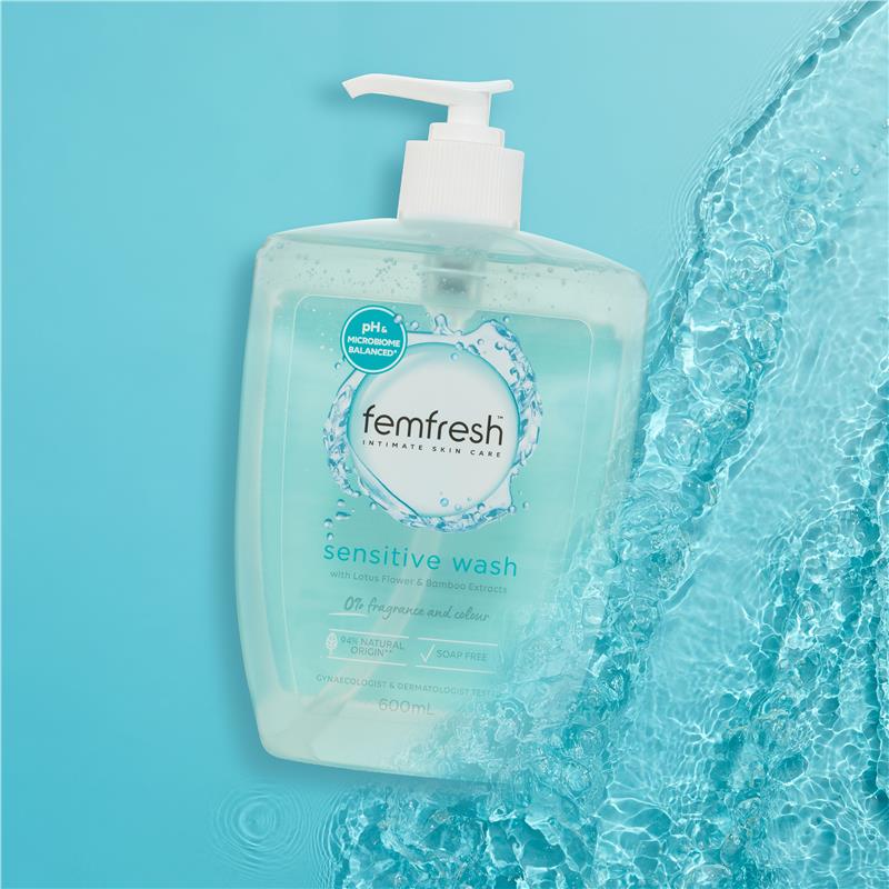 Load image into Gallery viewer, Femfresh Sensitive Wash 600ml
