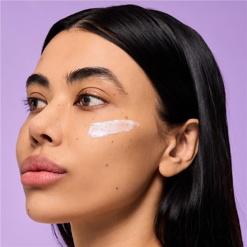 Load image into Gallery viewer, Revlon Illuminance Balm Primer
