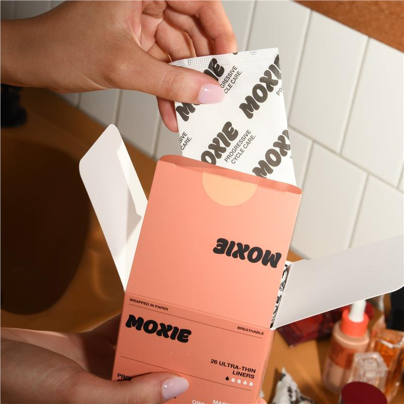 Load image into Gallery viewer, Moxie Organics Ultra Thin Panty Liners 26 Pack
