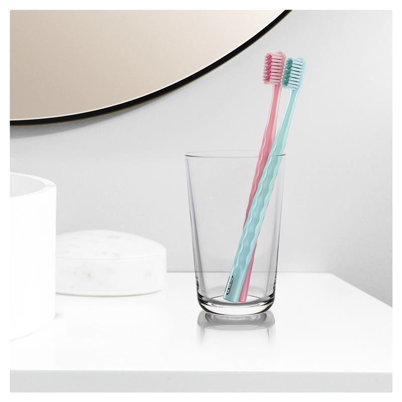 Load image into Gallery viewer, Oral B Toothbrush SensitiveX Gentle Clean 3 Pack
