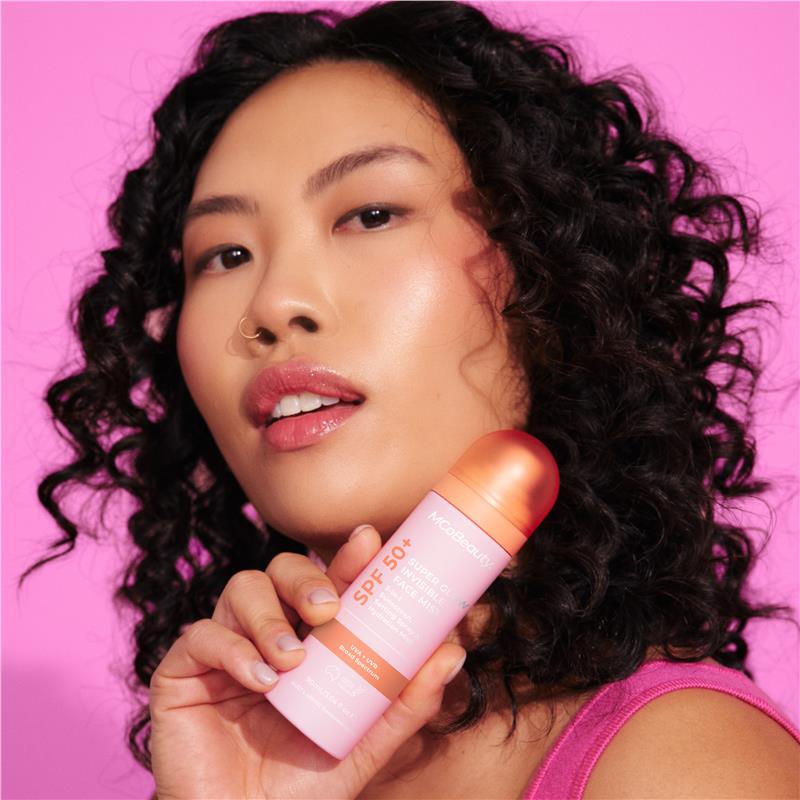 Load image into Gallery viewer, McoBeauty Super Glow Invisible Face Mist SPF50+
