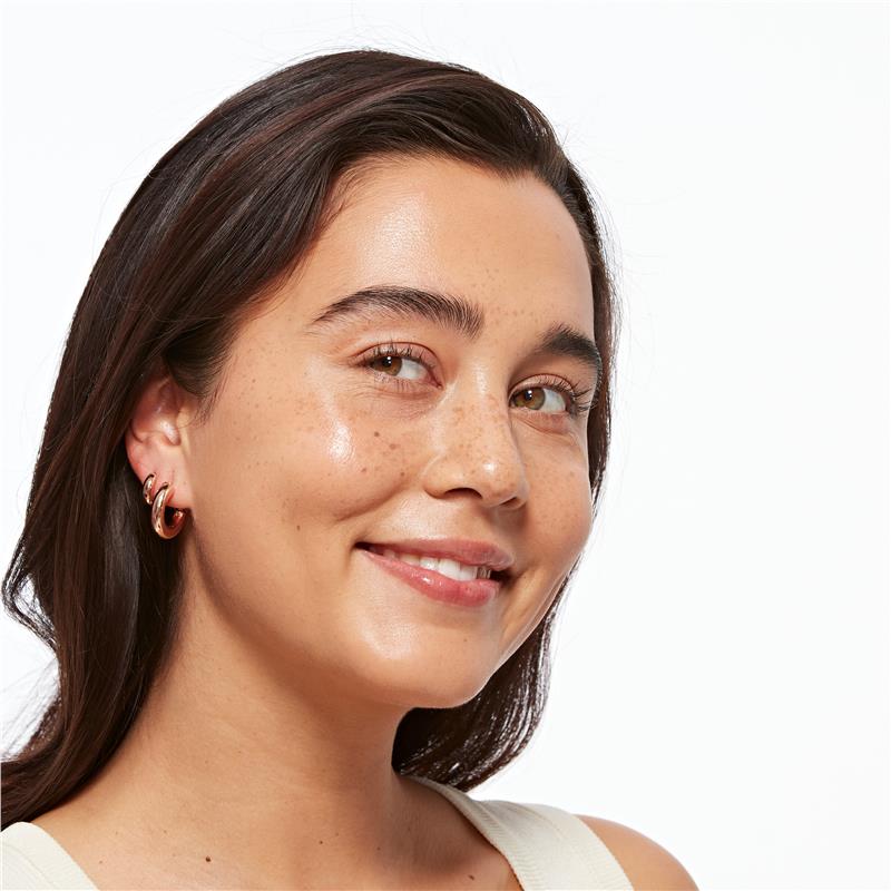 Load image into Gallery viewer, Covergirl Trublend Skin Enhancer Highlighter 320 Rose Beam
