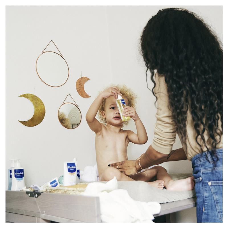 Load image into Gallery viewer, Mustela Baby Massage Oil 100ml
