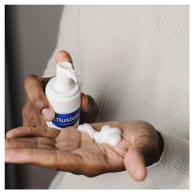 Load image into Gallery viewer, Mustela Newborn Foam Shampoo 150ml
