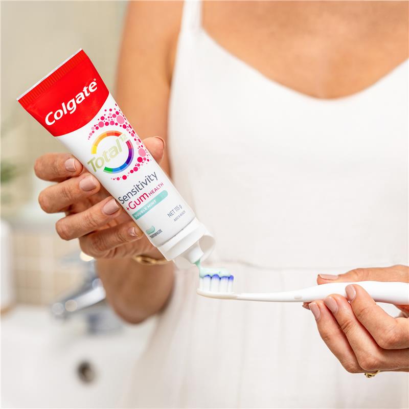 Load image into Gallery viewer, Colgate Toothpaste Total Sensitivity &amp; Gum Double Mint 115g
