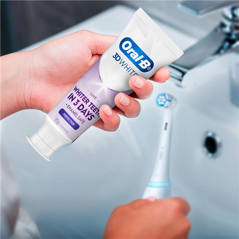 Load image into Gallery viewer, Oral B Teeth Whitening Toothpaste 3D White Luxe Perfection 95g
