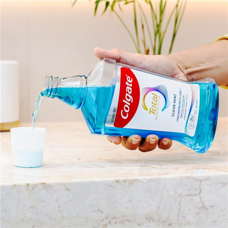 Load image into Gallery viewer, Colgate Mouthwash Total Clean Mint 500ml
