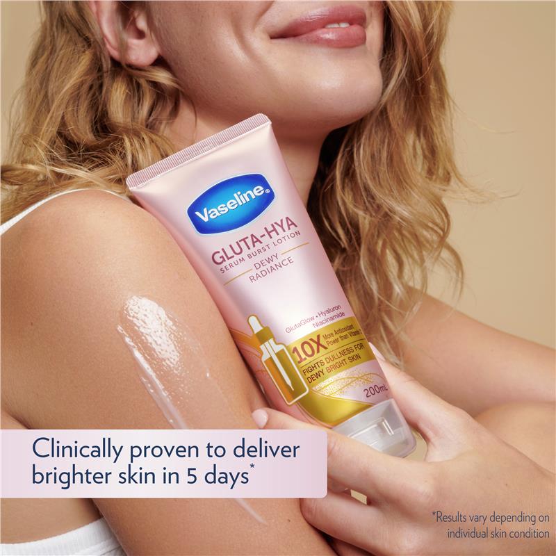Load image into Gallery viewer, Vaseline Gluta-Hya Serum Boost Lotion Dewy Radiance 200ml
