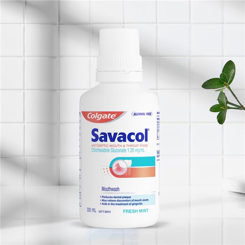 Load image into Gallery viewer, Colgate Savacol Mouthwash Fresh Mint 300mL
