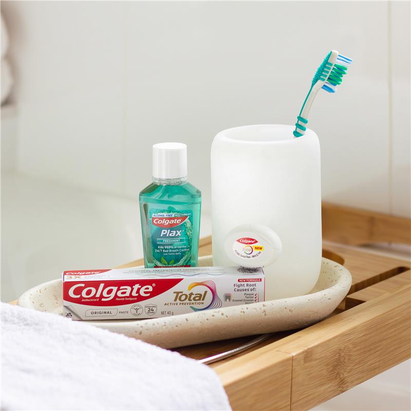 Load image into Gallery viewer, Colgate Travel Essentials Toothbrush, Toothpaste, Mouthwash, Floss &amp; travel bag Pack
