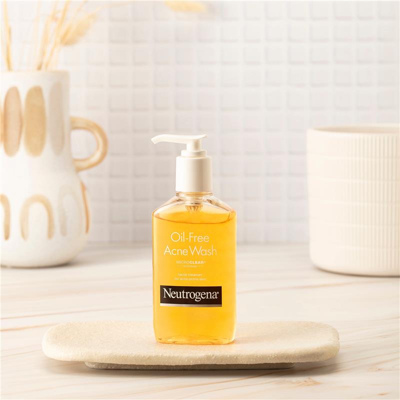 Load image into Gallery viewer, Neutrogena Oil Free Acne Wash Face Cleanser 175mL
