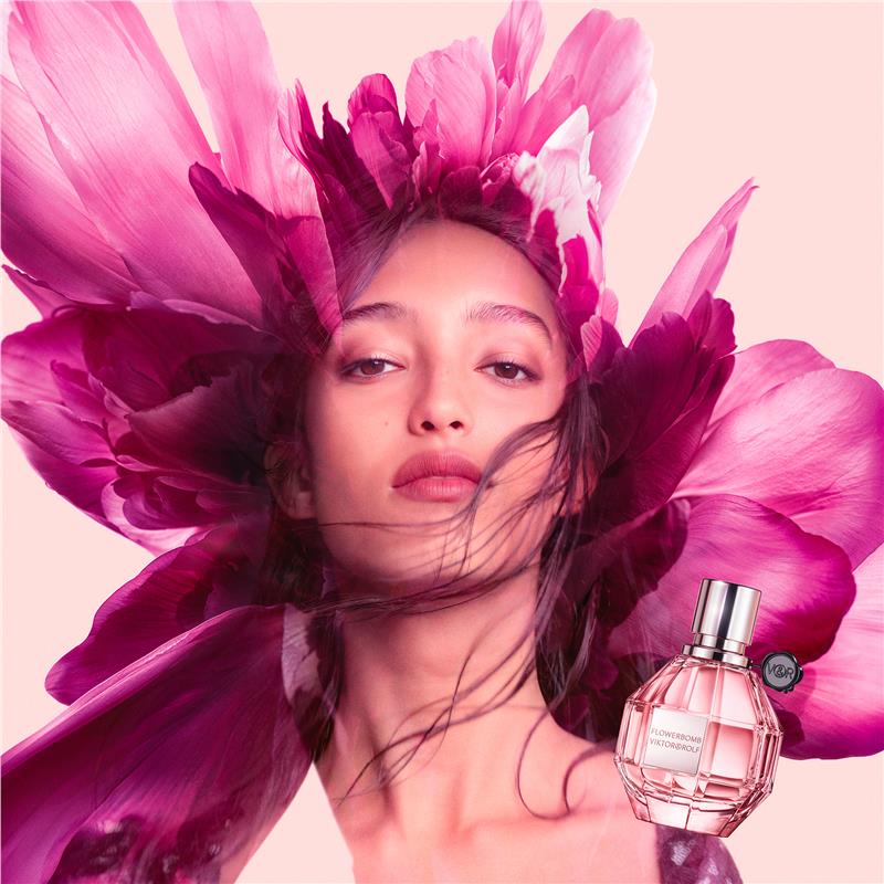 Load image into Gallery viewer, Viktor &amp; Rolf Flowerbomb Eau de Parfum 50ml
