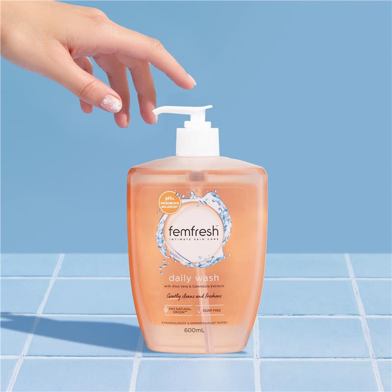 Load image into Gallery viewer, Femfresh Daily Wash 600ml
