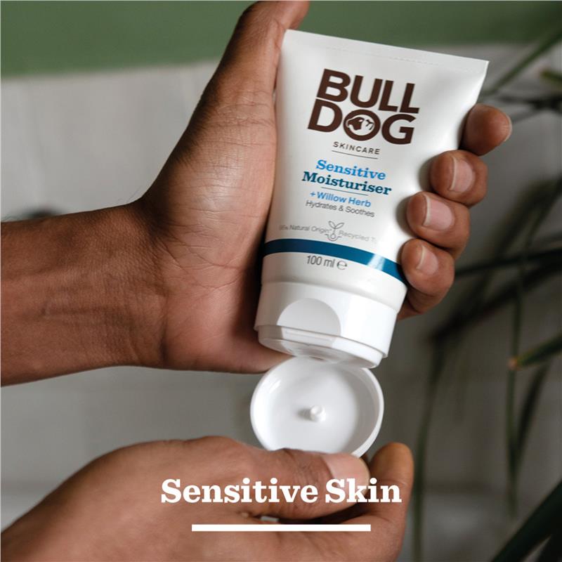 Load image into Gallery viewer, Bulldog Skincare for Men Sensitive Moisturiser 100ml
