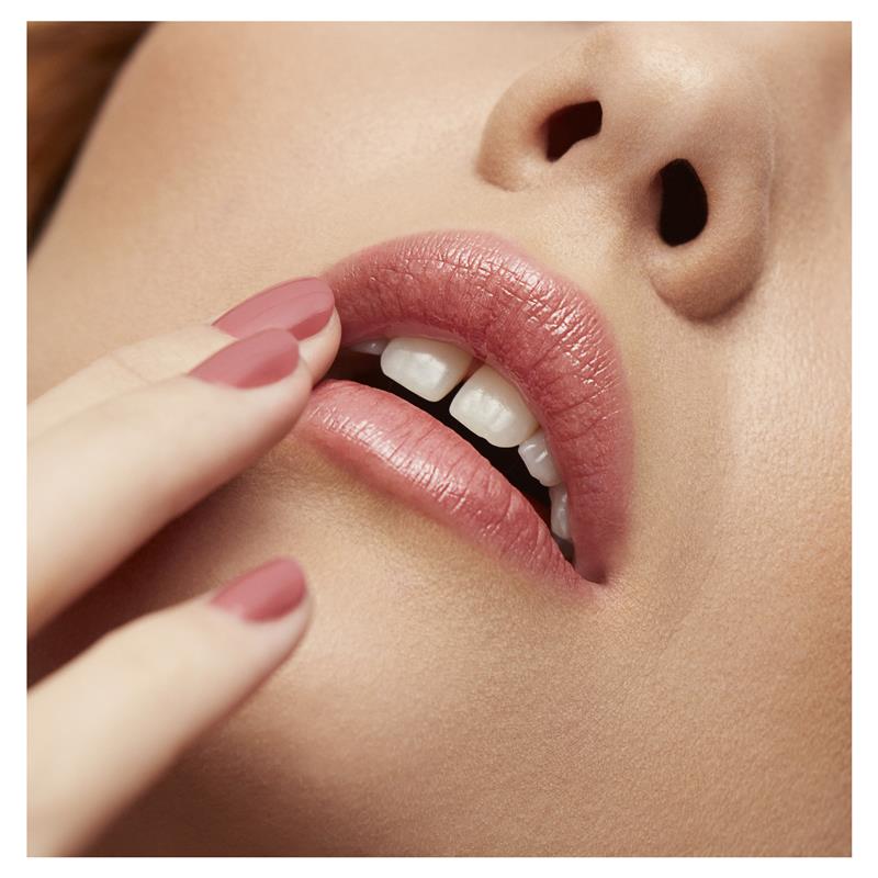 Load image into Gallery viewer, Revlon Super Lustrous Glass Shine Nude Illuminator

