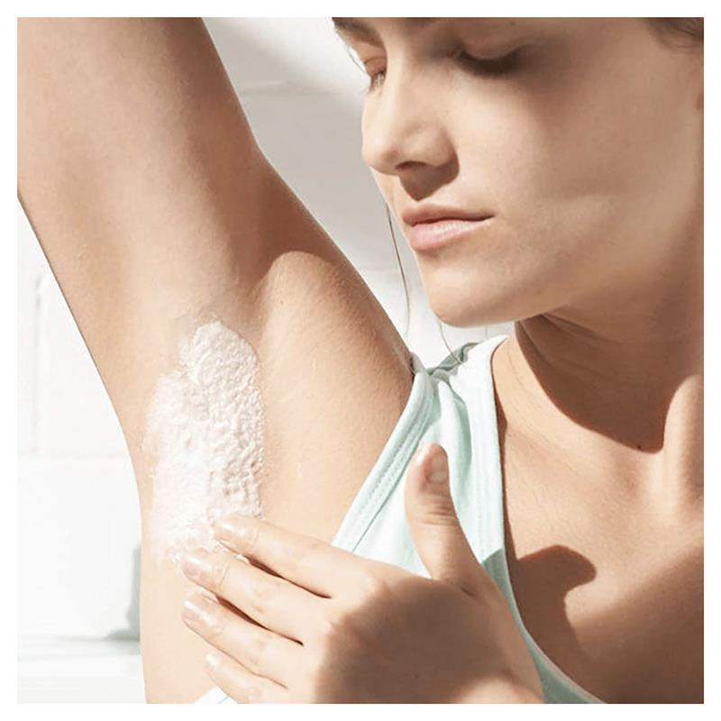 Load image into Gallery viewer, Gillette Venus Satin Care Gel Sensitive 195g
