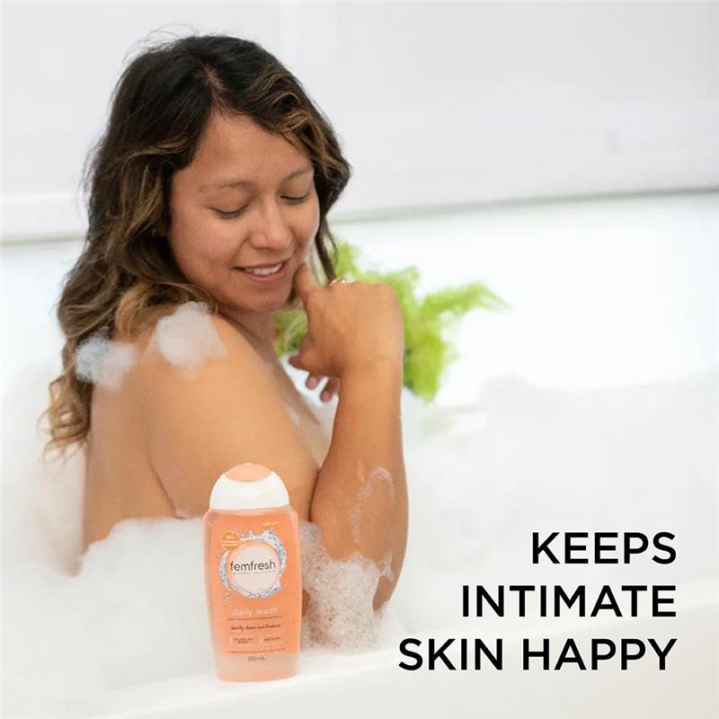 Load image into Gallery viewer, Femfresh Daily Wash 250ml
