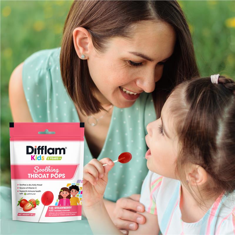 Load image into Gallery viewer, Difflam Soothing Throat Pops Strawberry 10 pack
