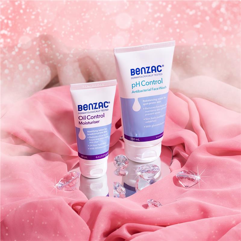 Load image into Gallery viewer, Benzac PH Control Antibacterial Face Wash 150ml
