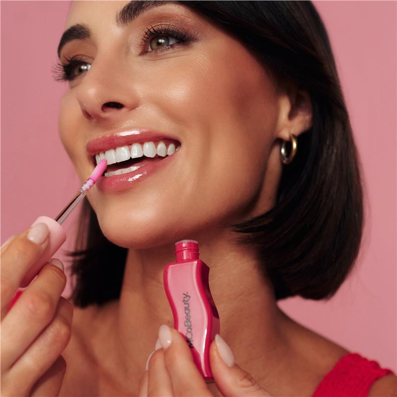 Load image into Gallery viewer, MCoBeauty Golden Glow Lip Oil Berry Bliss
