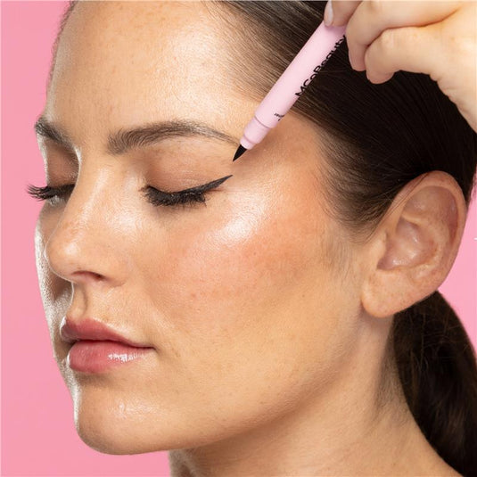 MCoBeauty Mini Winged Eyeliner Black