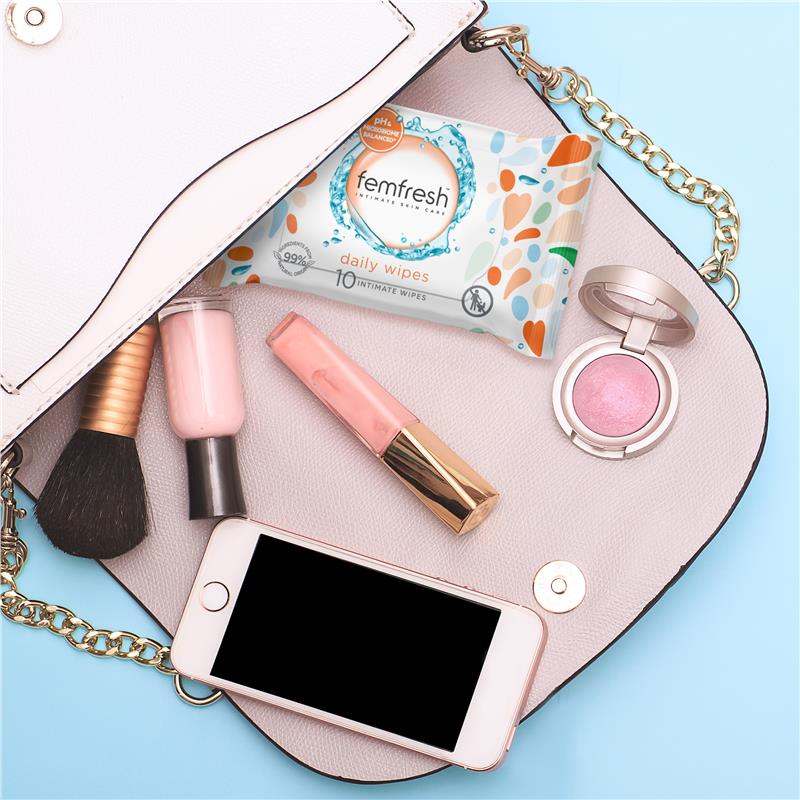 Load image into Gallery viewer, Femfresh Pocket Wipes 10 Travel Pack
