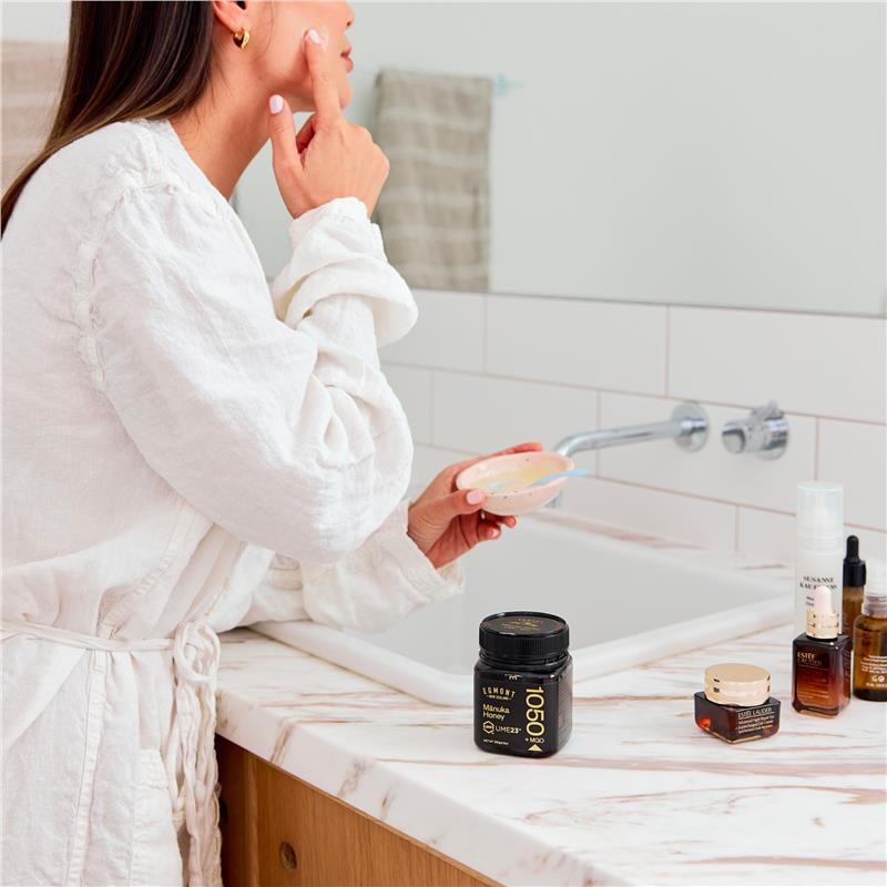 Load image into Gallery viewer, Egmont Honey UMF 23+ Manuka Honey 250g

